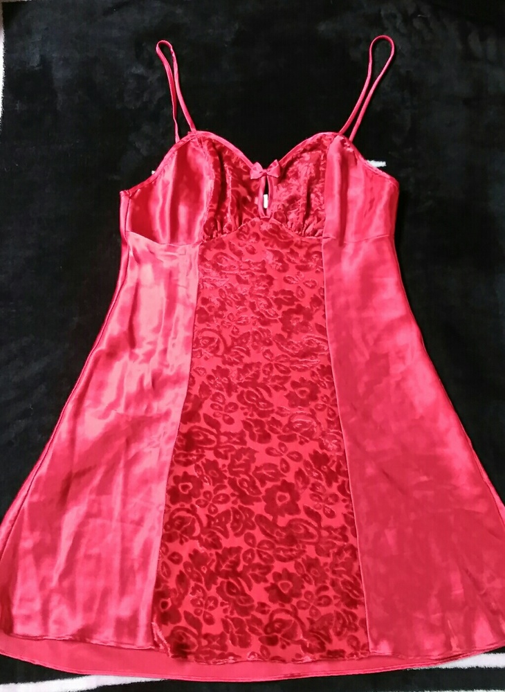 Red Satin/Lace/Velvet Nightie
